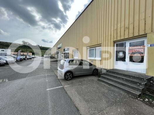 Local d'activités à louer 2 022 € 342 m² d'espace de stockage Beauvais 60000