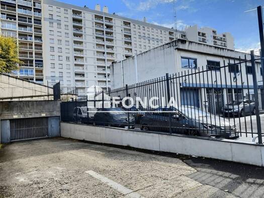 Parking à vendre 8 000 € 18 m² Centre Firminy 42700