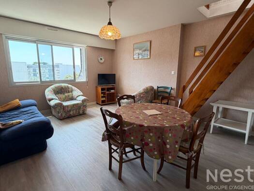 Duplex à vendre 192 600 € 3 pièces 2 chambres 48,14 m² Étage 3/3 Est Quiberon 56170