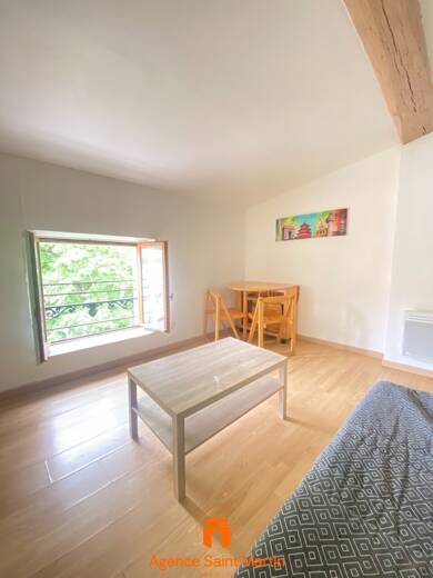 Appartement à louer 430 € 2 pièces 1 chambre 27 m² Dernier étage, Étage 3/3 Montélimar 26200