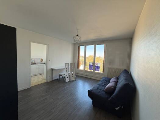 Appartement à louer 425 € 1 pièce 29 m² Étage 4/1 dès le 17/04/2026 Faubourg Saint Antoine Châlons-en-Champagne 51000