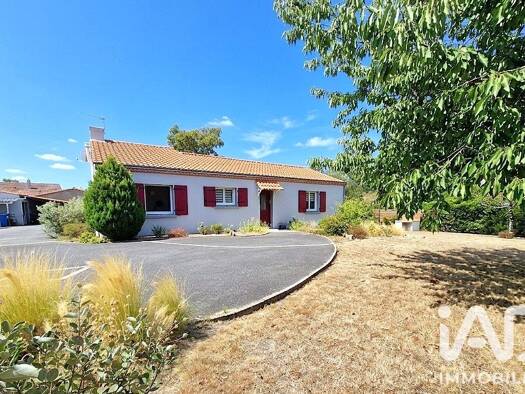 Maison de plain-pied à vendre 339 750 € 5 pièces 4 chambres 125 m² 1 732 m² de terrain Pont-Saint-Martin 44860