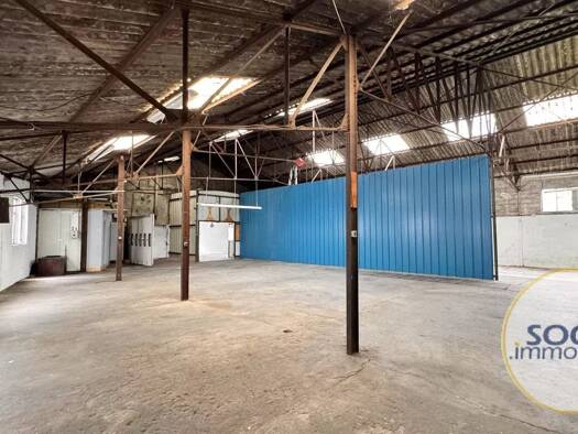 Local d'activités à louer 800 € 500 m² d'espace de stockage Goundet-Moncade-Lapeyrere Orthez 64300