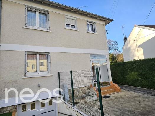 Maison à vendre 136 000 € 4 pièces 3 chambres 82 m² 356 m² de terrain Pignoux Bourges 18000