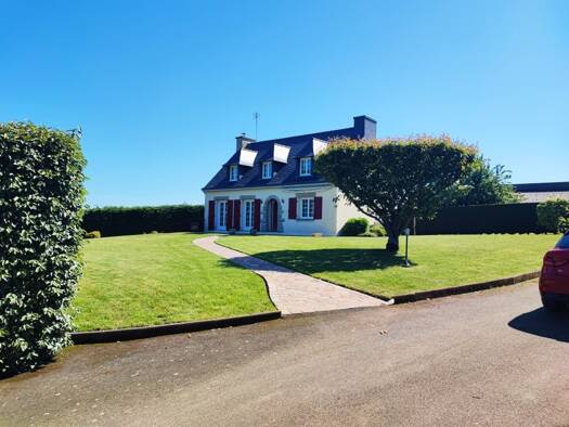 Maison à vendre 228 778 € 6 pièces 4 chambres 139 m² 2 920 m² de terrain Forges de Lanouée 56120