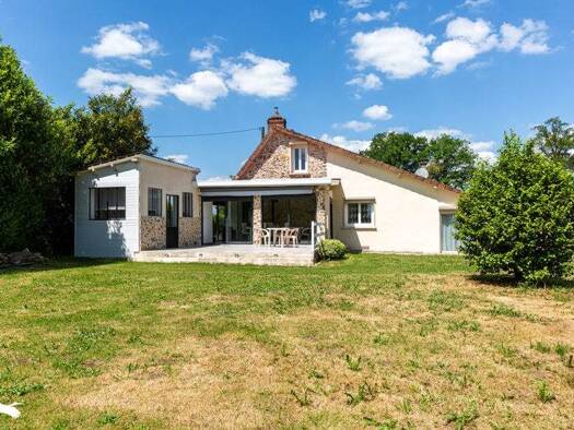 Maison à vendre 250 000 € 5 pièces 3 chambres 136 m² 15 328 m² de terrain Nexon 87800