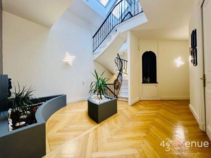Maison à vendre, 330m², SAINT ETIENNE