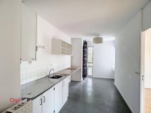 Appartement à louer 855 € 3 pièces 2 chambres 81,2 m² Saint-Jacques Nantes 44000