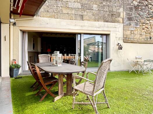 Maison à vendre 499 500 € 6 pièces 4 chambres 246 m² 306 m² de terrain La Bastide Libourne 33500