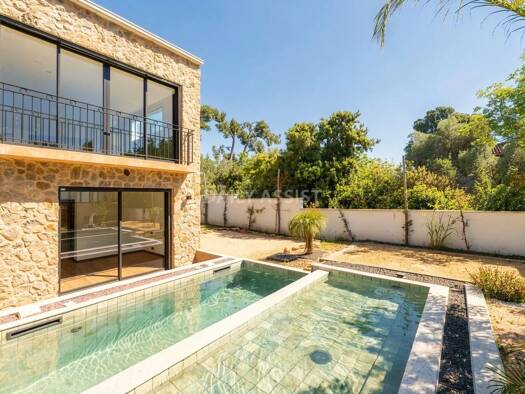 Villa à vendre - Première occupation 1 610 000 € 5 pièces 4 chambres 204 m² 847 m² de terrain Les Lecques-Banette-Bourrasque-Pradeaux Saint-Cyr-sur-Mer 83270