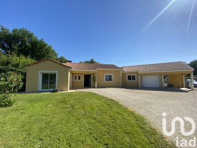 Maison de plain-pied à vendre 416 500 € 5 pièces 3 chambres 151 m² 3 071 m² de terrain Ligugé 86240