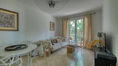Appartement à louer 750 € 3 pièces 2 chambres 66 m² Étage 2/5 Bastia 20200