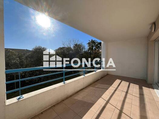 Appartement à louer 1 225 € 3 pièces 2 chambres 63,4 m² 1er étage Saint Lambert Fréjus 83600