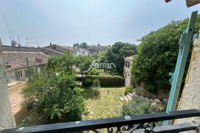Appartement à louer 700 € 3 pièces 2 chambres 46 m² Dernier étage, Étage 3/3 Flayosc 83780