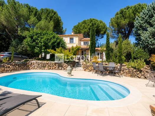 Villa à vendre 576 000 € 6 pièces 4 chambres 150 m² 1 816 m² de terrain Haut Sud Saint-Maximin-la-Sainte-Baume 83470
