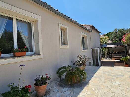 Maison à vendre 730 000 € 7 pièces 5 chambres 147 m² 608 m² de terrain Centre Ouest Ollioules 83190
