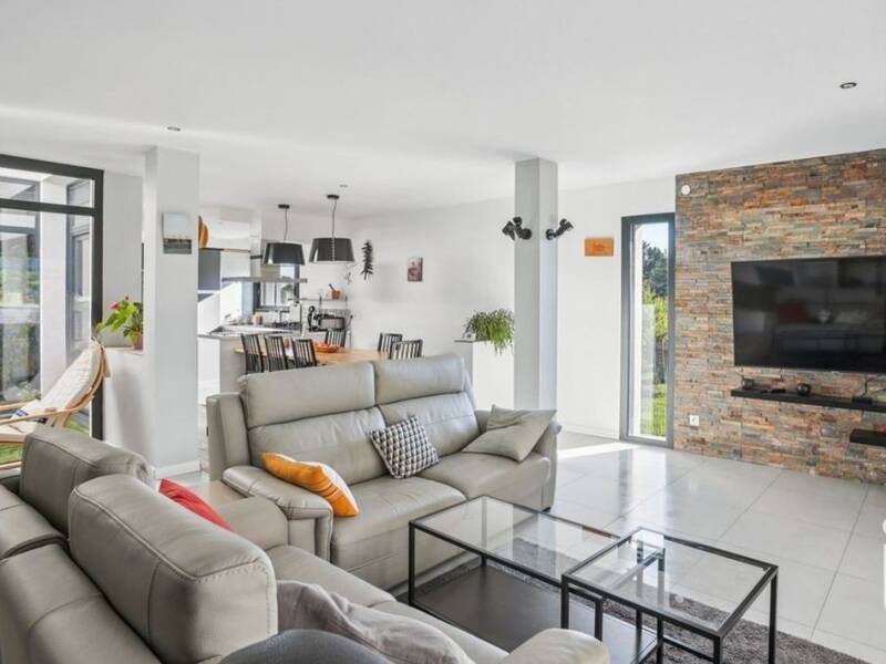 Maison à louer, 289m², BASSENS