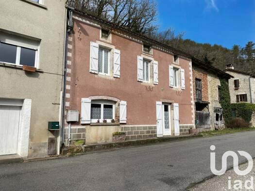 Maison de ville à vendre 65 000 € 3 pièces 2 chambres 60,5 m² 1 996 m² de terrain Cahors 46000