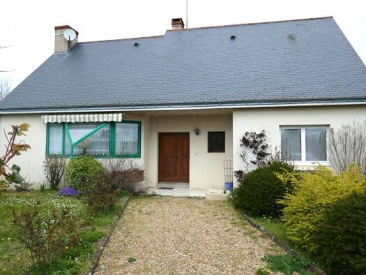 Maison à vendre 315 000 € 9 pièces 5 chambres 207 m² 3 500 m² de terrain Beaufort-en-Anjou 49250