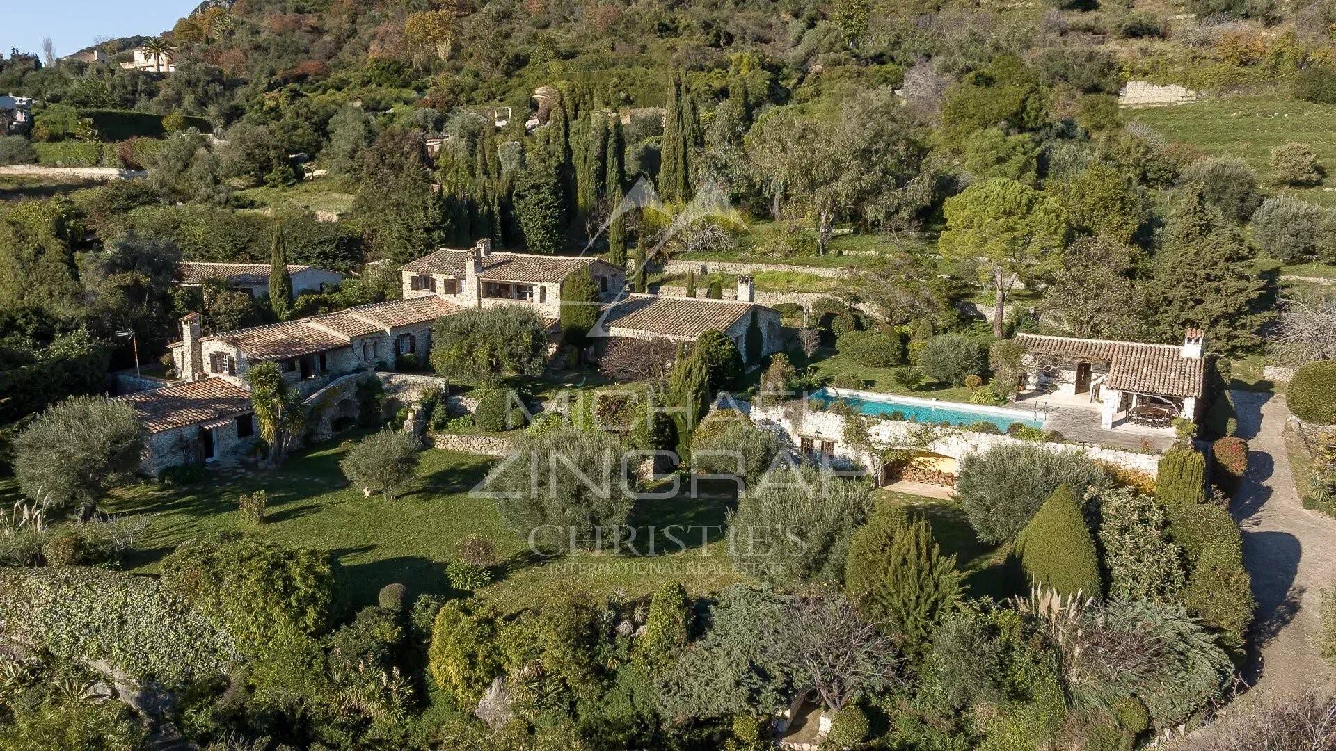 Maison à vendre, 328m², TOURRETTES SUR LOUP
