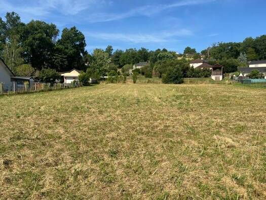 Terrain constructible à vendre 161 250 € 2 881 m² de terrain Ussac 19270