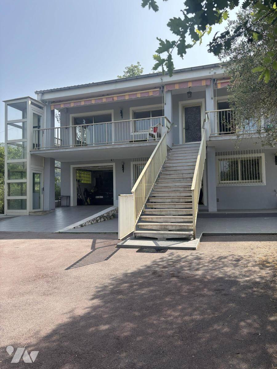 Maison à vendre, 320m², TOURRETTE LEVENS