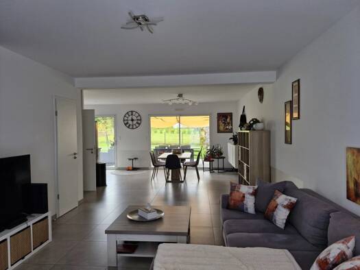 Maison à louer - Première occupation 1 400 € 5 pièces 3 chambres 131 m² 200 m² de terrain Corny-sur-Moselle 57680