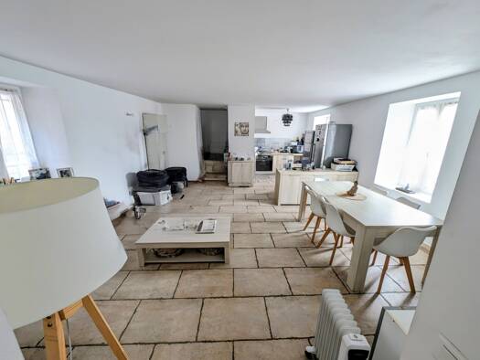 Appartement à vendre 145 000 € 3 pièces 2 chambres 62,6 m² RDC Pertuis 84120