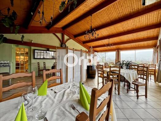 Restaurant à vendre Fonds de commerce 340 000 € 370 m² d'espace de restauration Meys 69610