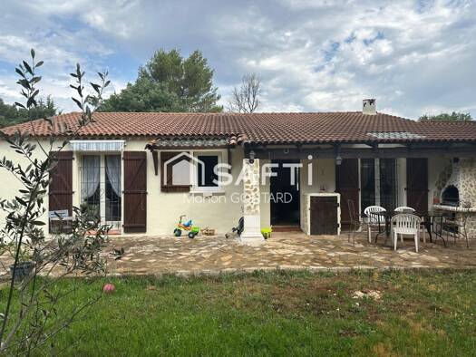 Maison de plain-pied à vendre 420 000 € 6 pièces 5 chambres 140 m² 917 m² de terrain Seillons-Source-d'Argens 83470