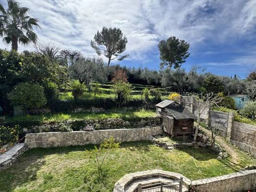 Villa à vendre 720 000 € 5 pièces 4 chambres 160 m² 1 200 m² de terrain Le Rouret 06650