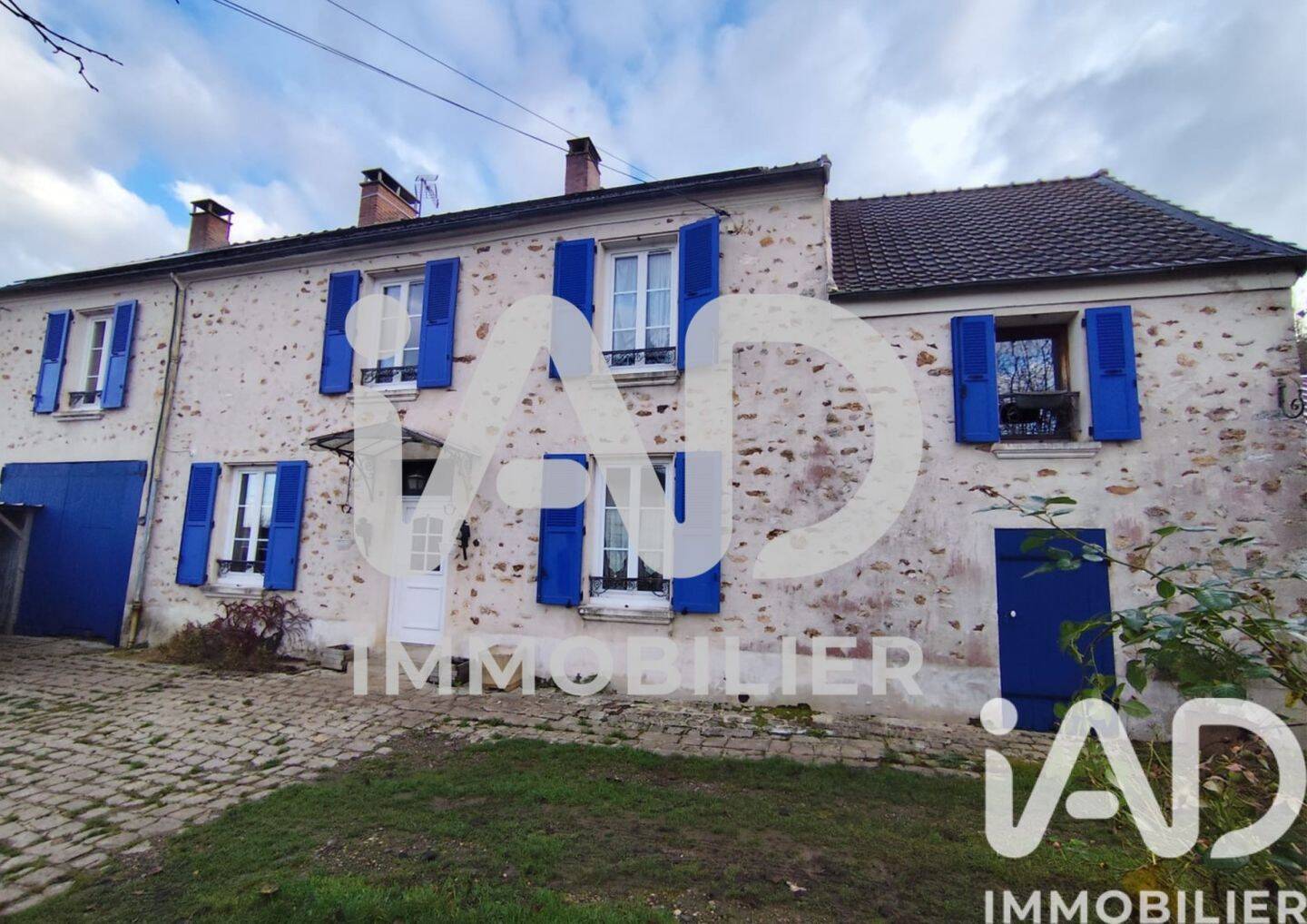 Maison à vendre, 240m², VILLENEUVE SUR BELLOT