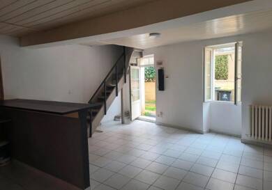 Maison à louer 650 € 3 pièces 2 chambres Abzac 33230