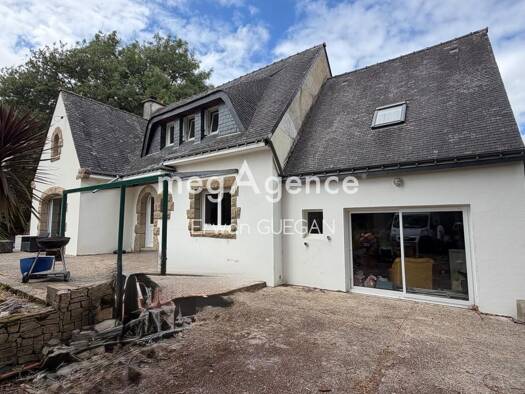 Maison à vendre 492 000 € 10 pièces 6 chambres 217 m² 4 330 m² de terrain Pluneret 56400