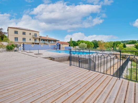 Maison à vendre 1 500 000 € 12 pièces 8 chambres 503 m² 22 686 m² de terrain Sud Sainte-Livrade-sur-Lot 47110