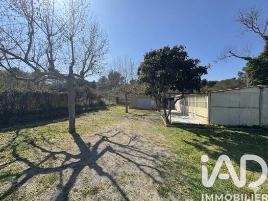 Terrain constructible à vendre 295 000 € 631 m² de terrain Peripherie Saint-Mitre-les-Remparts 13920