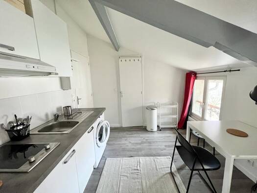 Studio à louer 730 € 1 pièce 11,2 m² Étage 1/1 disponible dès maintenant Maisons-Laffitte 78600