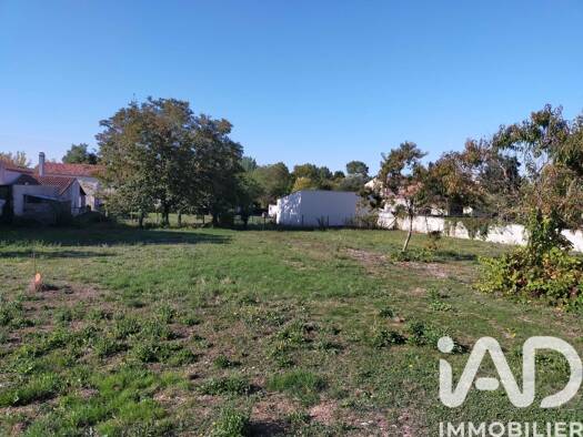 Terrain constructible viabilisé à vendre 18 800 € 1 050 m² de terrain Bouillé-Courdault 85420