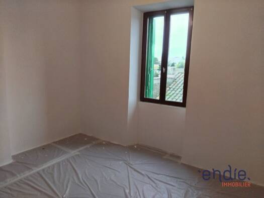 Appartement à vendre 74 145 € 3 pièces 2 chambres 56 m² RDC Ginestas 11120