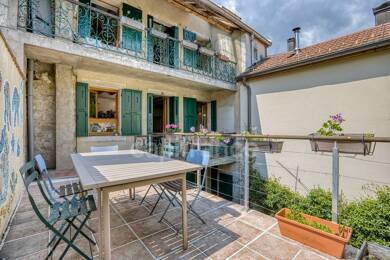 Maison à vendre 1 130 000 € 10 pièces 6 chambres 280 m² 345 m² de terrain Centre Gex 01170