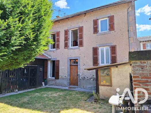 Maison de ville à vendre 194 500 € 5 pièces 4 chambres 130 m² 745 m² de terrain Nord Arpajon-sur-Cère 15130