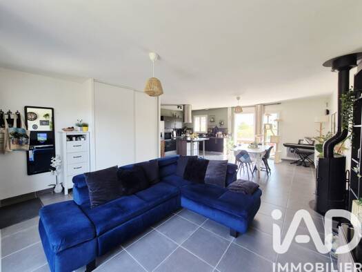 Maison de plain-pied à vendre 220 000 € 5 pièces 3 chambres 109,43 m² 1 412 m² de terrain Saint-Georges-sur-Cher 41400