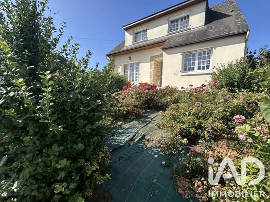 Maison de plain-pied à vendre 158 000 € 7 pièces 4 chambres 121 m² 580 m² de terrain La Selle-Craonnaise 53800