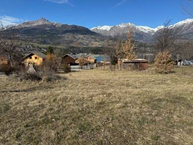 Terrain constructible à vendre 115 000 € 476 m² de terrain Savines-le-Lac 05160