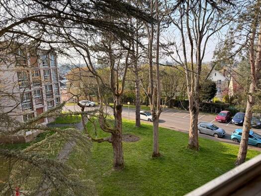 Appartement à louer 1 550 € 5 pièces 3 chambres 95 m² Étage 2/4 Ouest Écouen 95440