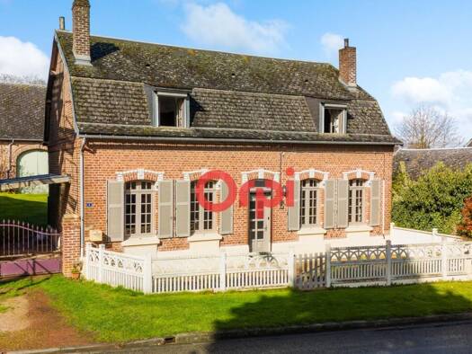 Maison de ville à vendre 189 000 € 5 pièces 4 chambres 180 m² 1 795 m² de terrain Sorel 80240