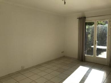 Appartement à louer 850 € 4 pièces 3 chambres 64 m² Velorgues-Petit Palais L'Isle-sur-la-Sorgue 84800