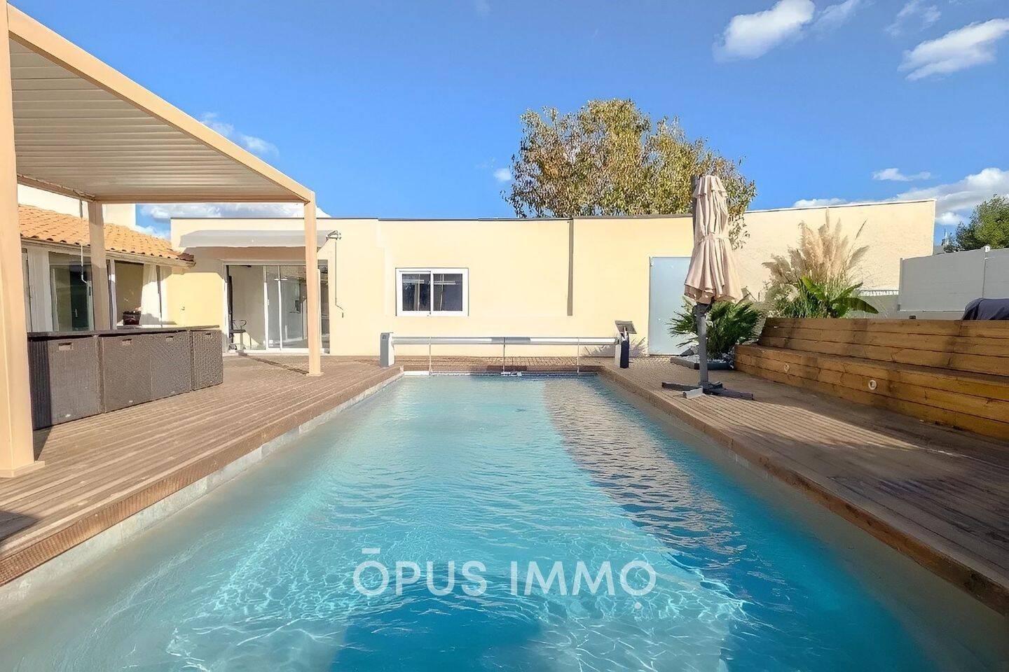 Maison à vendre, 152m², GALLARGUES LE MONTUEUX