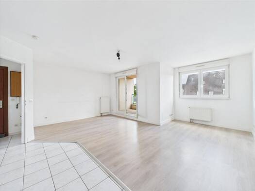 Duplex à vendre 249 000 € 5 pièces 4 chambres 111 m² Étage 3/3 Holtzheim 67810