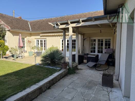 Maison à vendre 234 330 € 5 pièces 4 chambres 156 m² 989 m² de terrain Nogent-sur-Seine 10400